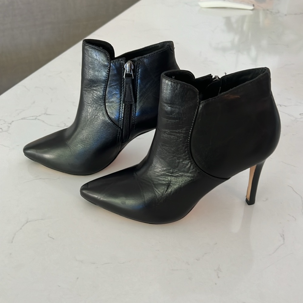 Johnston & Murphy Women’s Booties - Size 6